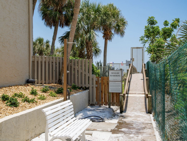 Siesta Key Gem with 2 Bedrooms and Water Views